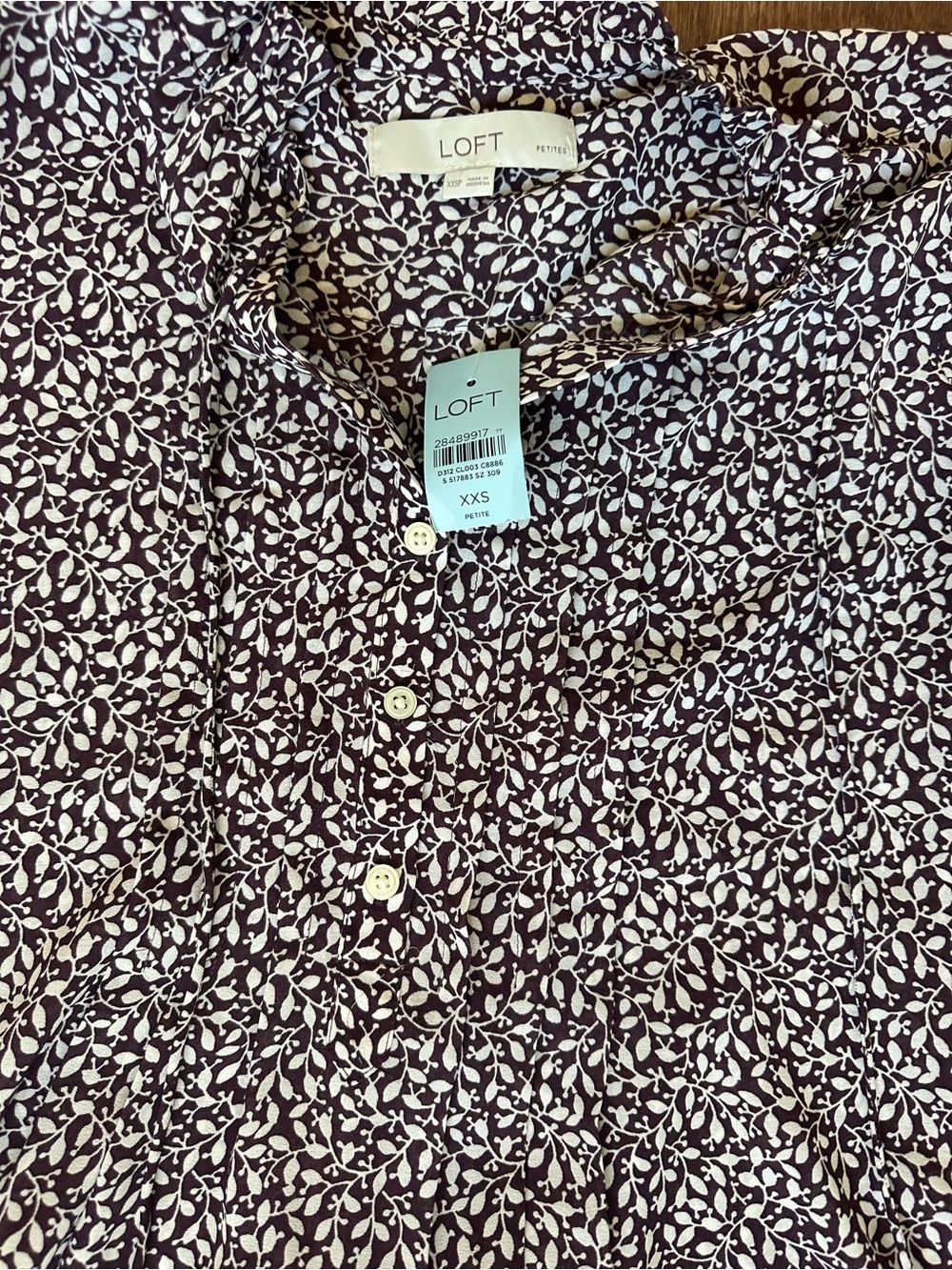LOFT Men’s Black & White Leaf-Print Button-Down Shirt - Picture 2 of 4